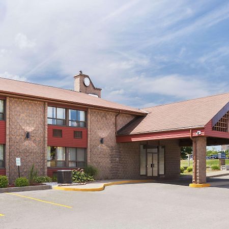 Travelodge By Wyndham Barrie Buitenkant foto