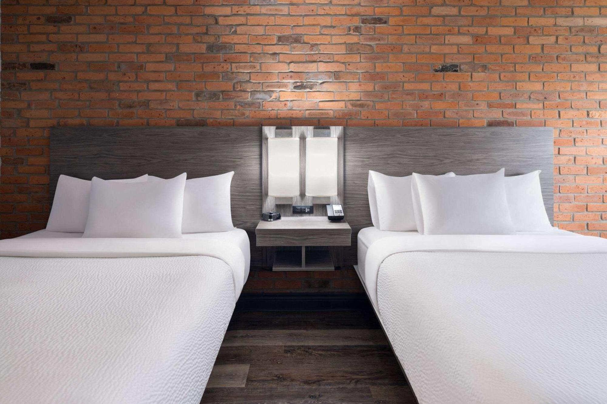 Travelodge By Wyndham Barrie Buitenkant foto