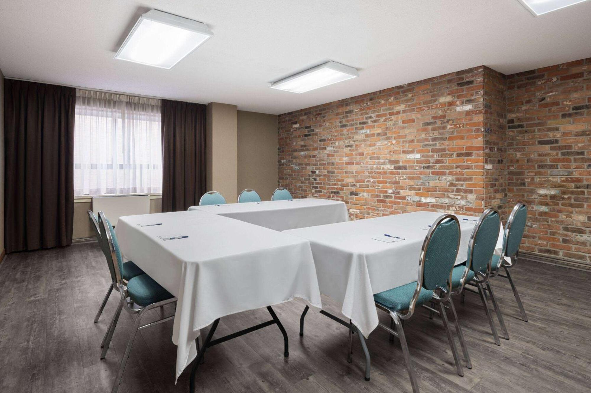 Travelodge By Wyndham Barrie Buitenkant foto