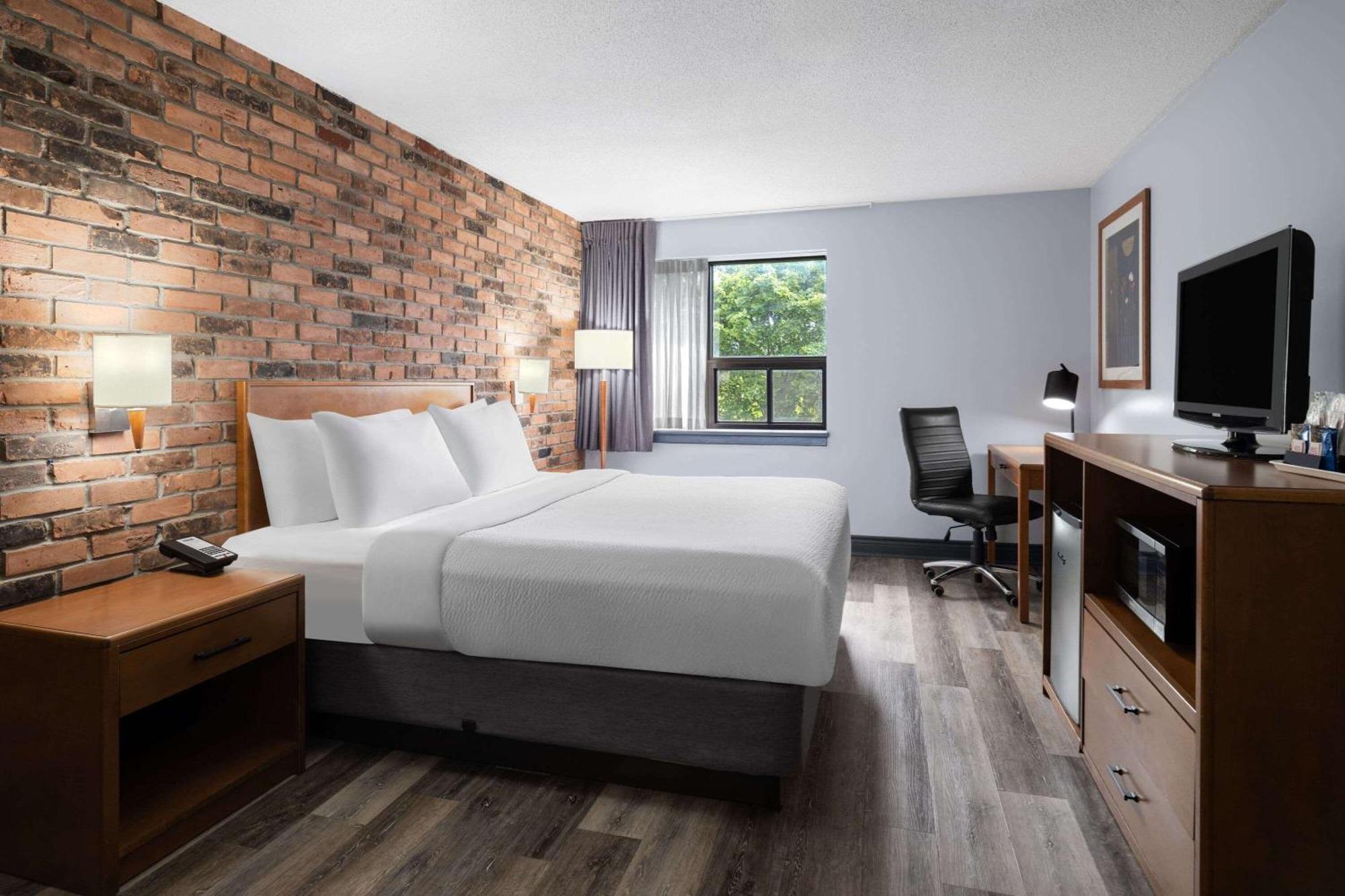 Travelodge By Wyndham Barrie Buitenkant foto