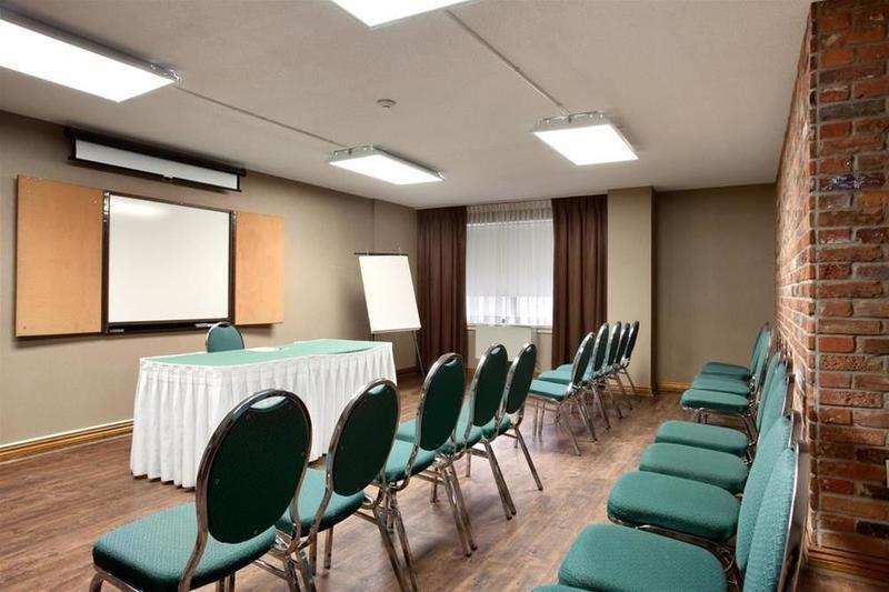 Travelodge By Wyndham Barrie Buitenkant foto